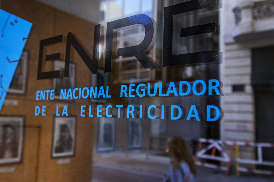 El ENRE determinó un resarcimiento de $ 89.972 para usuarios de EDESUR que reclamaron por errores de facturación 