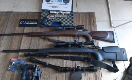 Villa Crespo: secuestran armas de guerra y municiones en un departamento