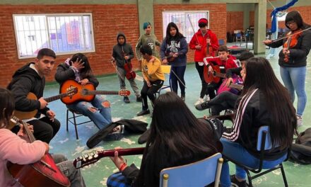 Lanzaron una campaña solidaria para seguir enseñando música a 280 chicos en villas