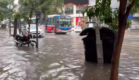 Diluvio en la Ciudad: anegamientos, interrupciones en el subte y demoras en vuelos