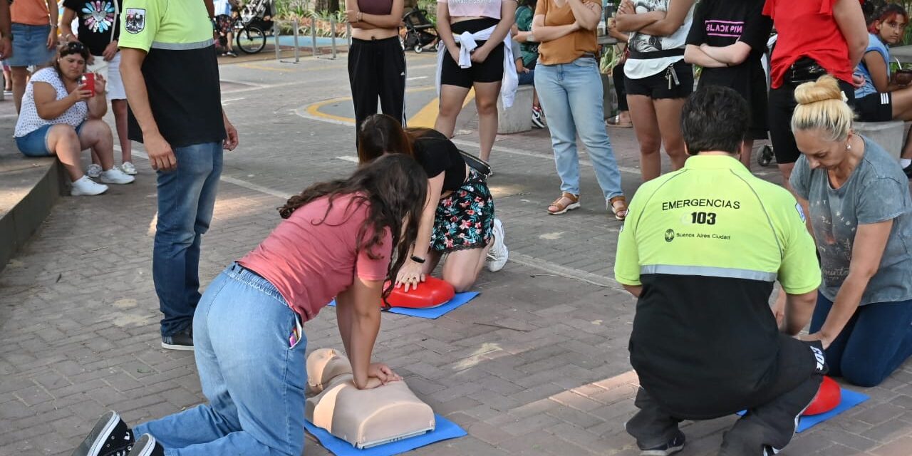 La Ciudad continúa en 2023 con sus jornadas de RCP en espacios públicos