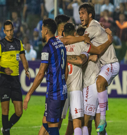 Gran victoria de Argentinos en Tucumán