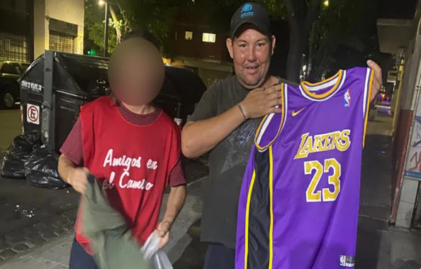 En plena ola de frío polar, un hombre en situación de calle murió en Villa Crespo