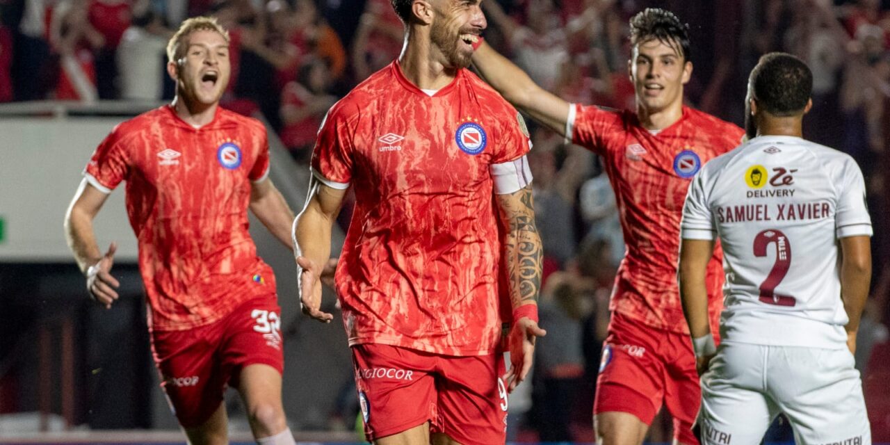 Copa Libertadores: Argentinos igualó con Fluminense en La Paternal, en la noche de las jugadas fatales