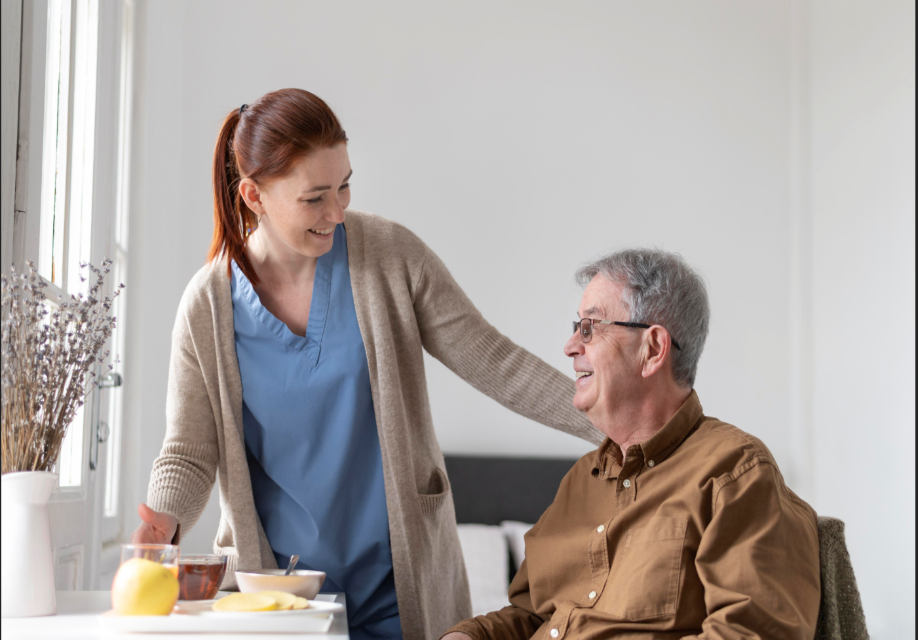 La Ciudad ofrece capacitaciones gratuitas para el cuidado de las personas mayores
