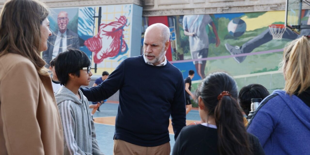 Rodríguez Larreta recorrió el corredor deportivo Jorge Newbery y se reunió con vecinos de Chacarita
