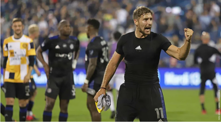 La MLS suspendió de por vida a un argentino por golpear a un rival en un torneo amateur