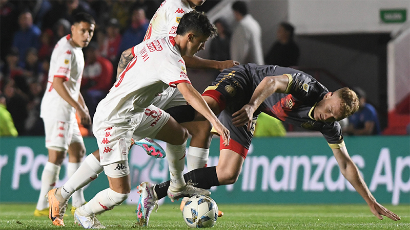 Nueva derrota del “Bicho”, esta vez en La Paternal y ante Huracán