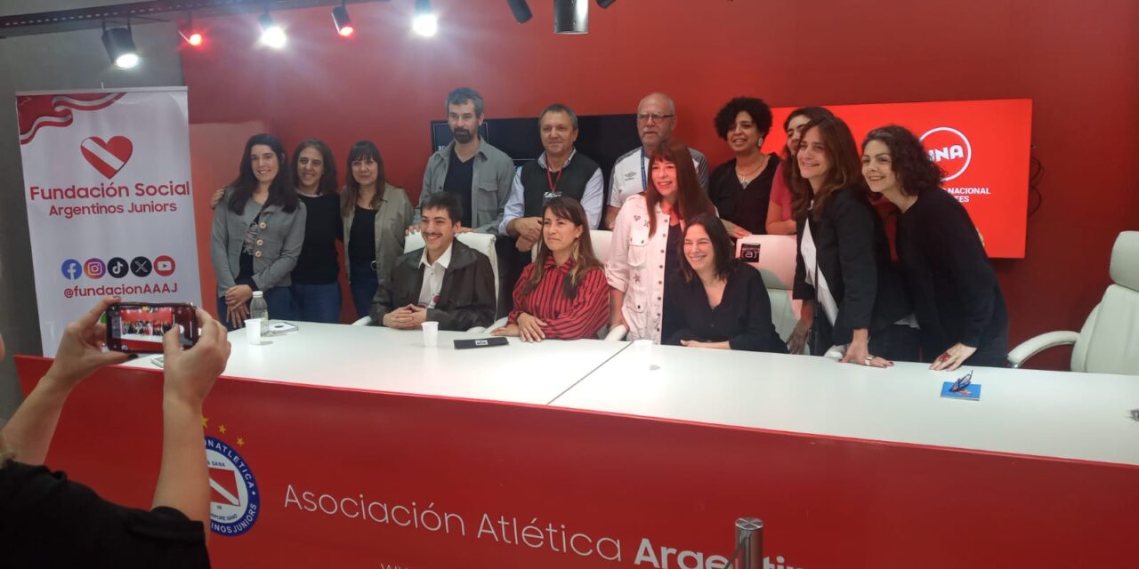 Alumnos de la UNA mostraron los resultados de una investigación sobre el Museo de Argentinos Juniors en la sala de prensa del Diego Armando Maradona