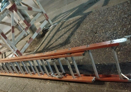La Policía de la Ciudad detuvo a un ladrón y recuperó una escalera robada