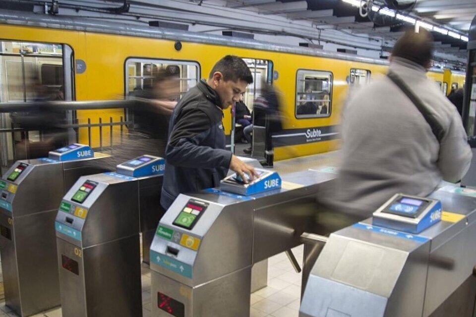 Nuevos aumentos en el transporte: el Subte subirá a 574 pesos en abril