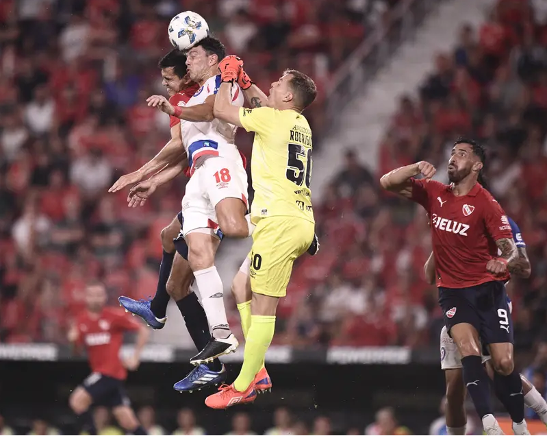 Independiente se lo dio vuelta al “Bicho” en Avellaneda