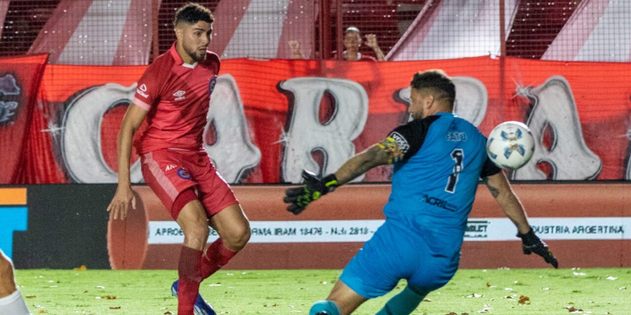 Argentinos goleó y sigue en la punta de su grupo en la Copa de la Liga