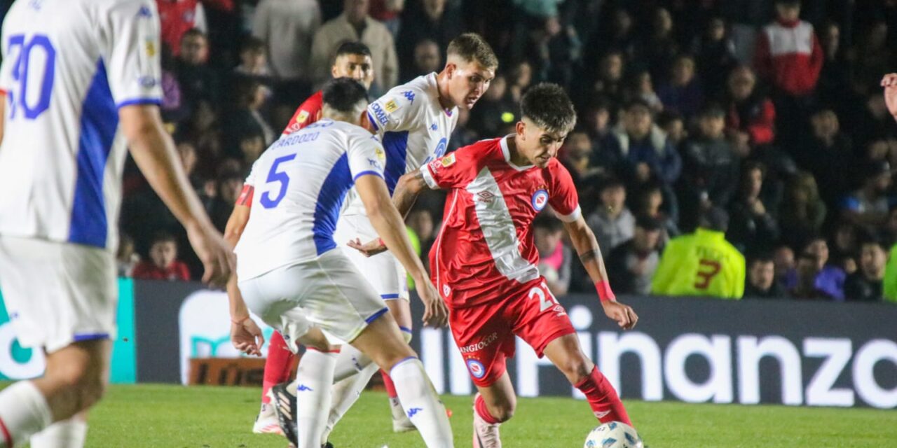 El “Bicho” volvió con una derrota a la Liga Profesional de Fútbol