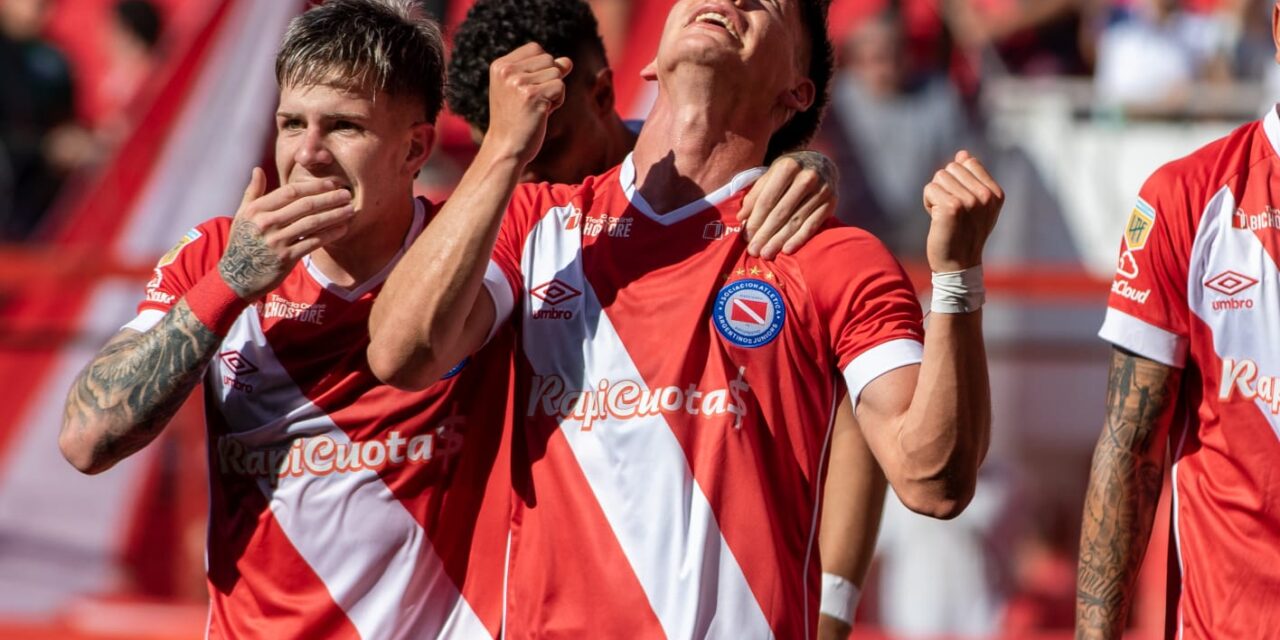 El “Bicho” volvió al triunfo ante Talleres