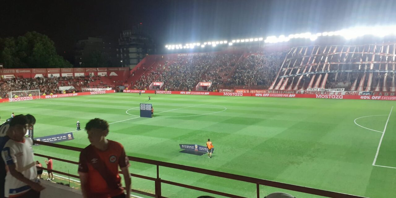 Dura derrota de Argentinos como local